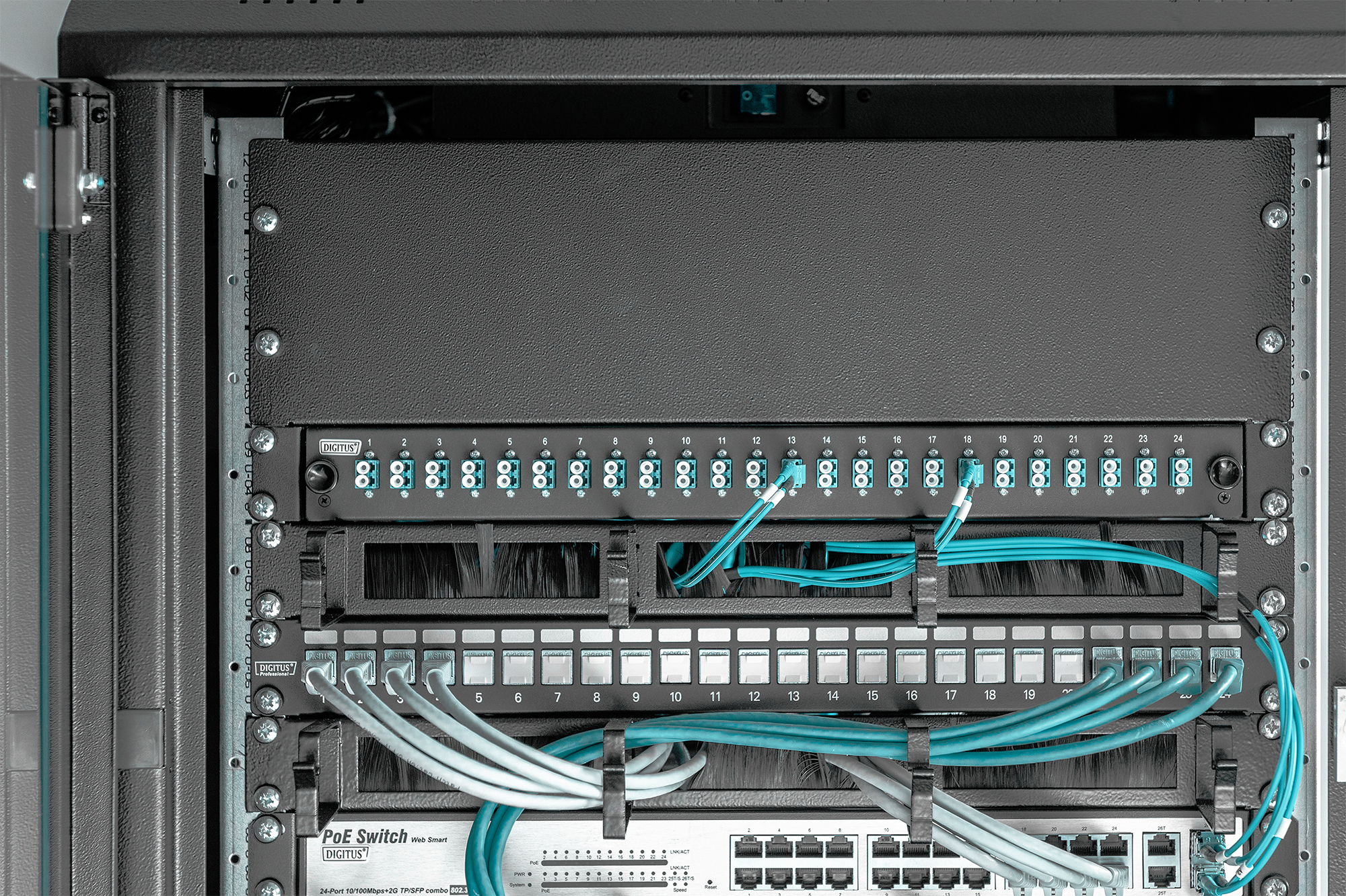 digitus_DN19BPN03SW_4016032178460_Application_1_RGB.jpg