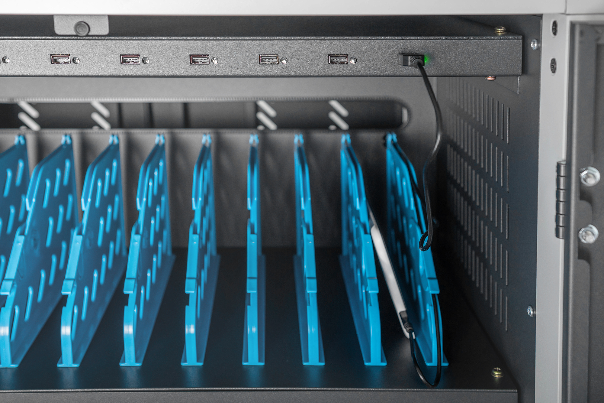 digitus_DN45002_4016032477617_Application_1_RGB.jpg digitus_DN45002_4016032477617_Application_1_RGB.jpg